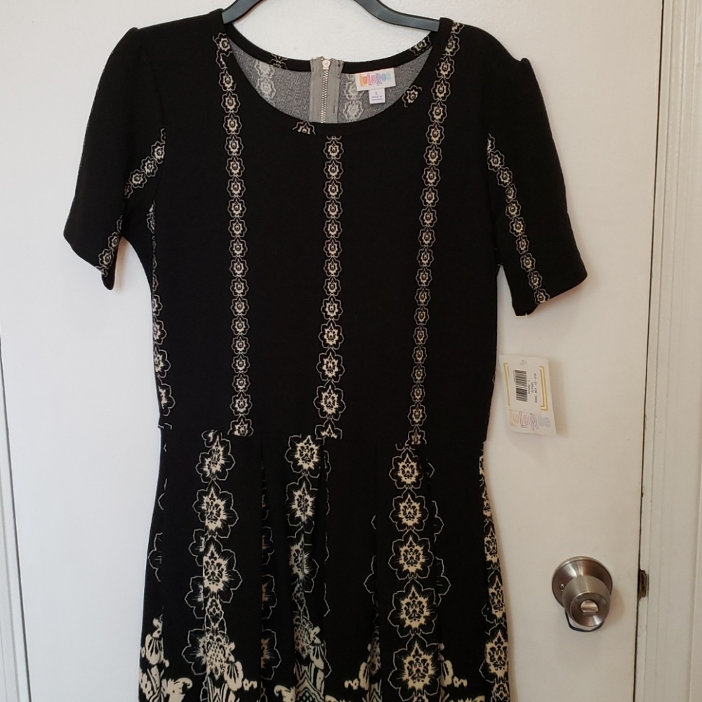 NWT Size Large Lularoe Amelia dress
